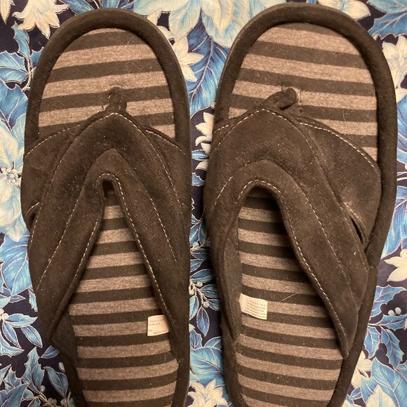 Zizor Men's Stripe Flip Flop Slipper with Memory Foam size US 9.5- 10.5 - Picture 1 of 4